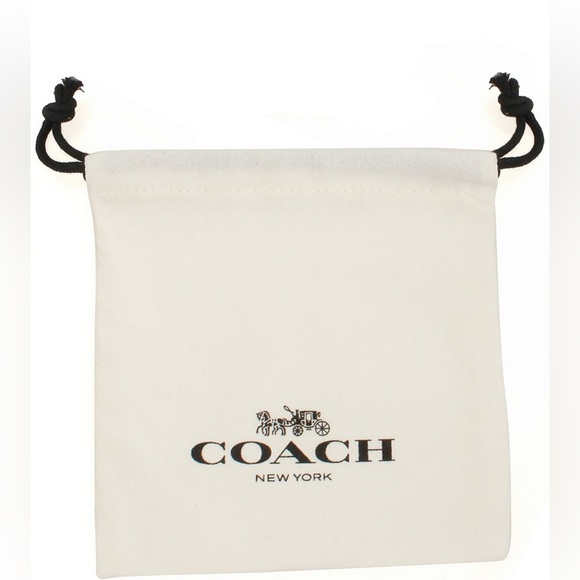 COACH
Signature Butterfly Short Pendant Necklace - Picture 15 of 15